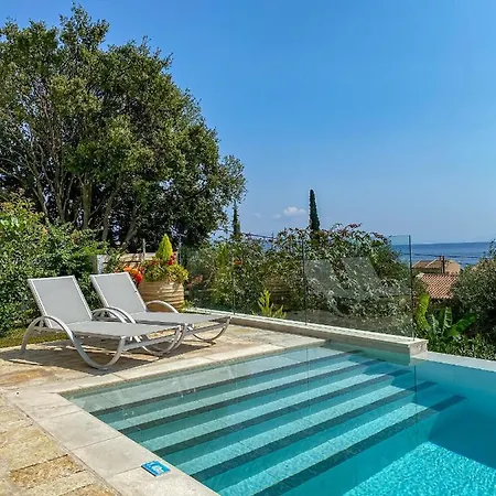 Seafront Prestige Pool Villas Vilă