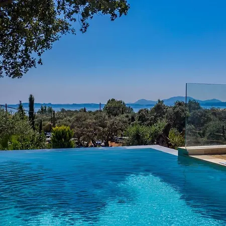 Seafront Prestige Pool Villas