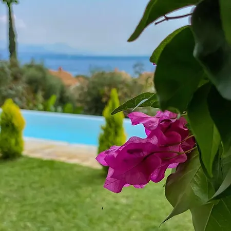 Seafront Prestige Pool Villas Vilă